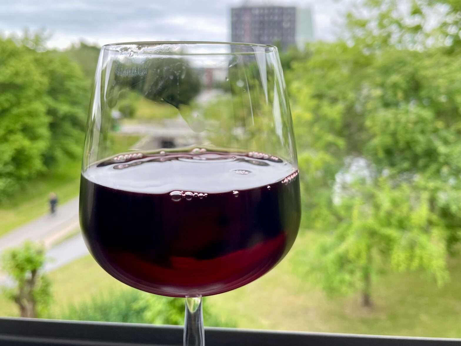 Ett glas rött vin